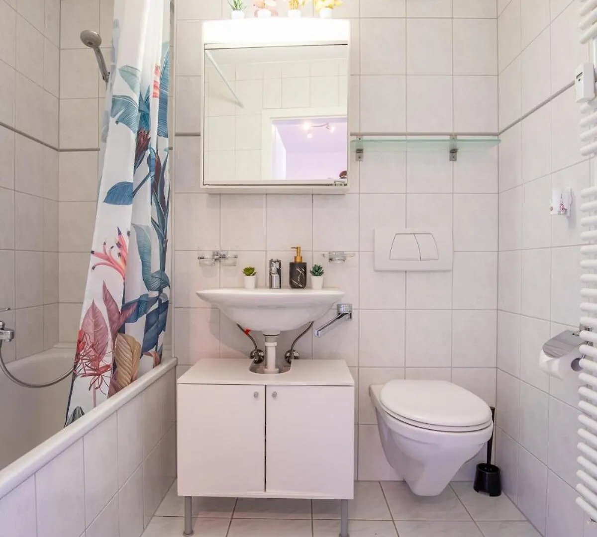 Special Trio Picasso Apartment Basel, Bahnhof Grossbasel 10-Star